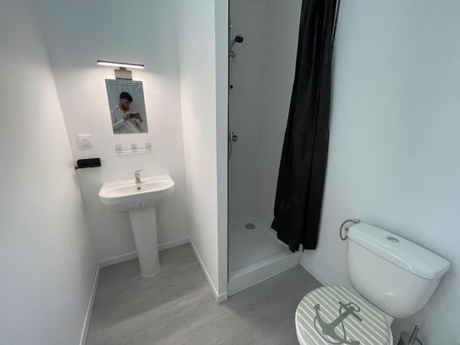 Studio A2 18M2 Cosy 5Minutes Gare Parking Gratuit Rue De La Mure Roanne Esterno foto