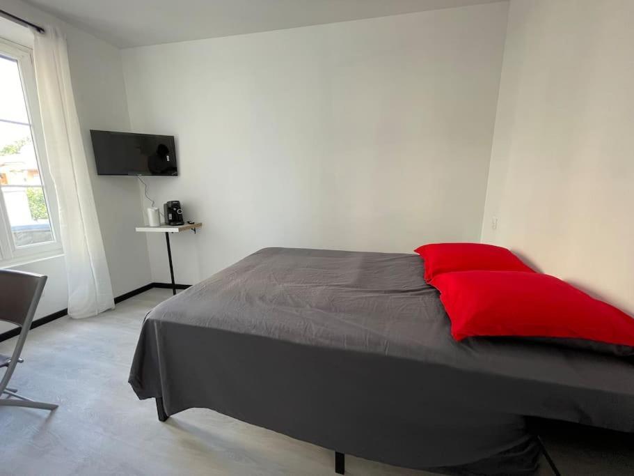 Studio A2 18M2 Cosy 5Minutes Gare Parking Gratuit Rue De La Mure Roanne Esterno foto